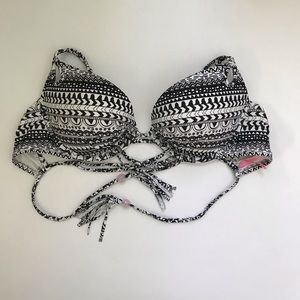 🎉HOST PICK Victoria’s Secret Aztec Bikini🎉